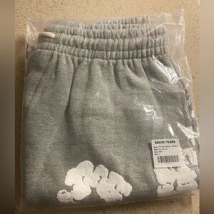 Denim tear shorts grey